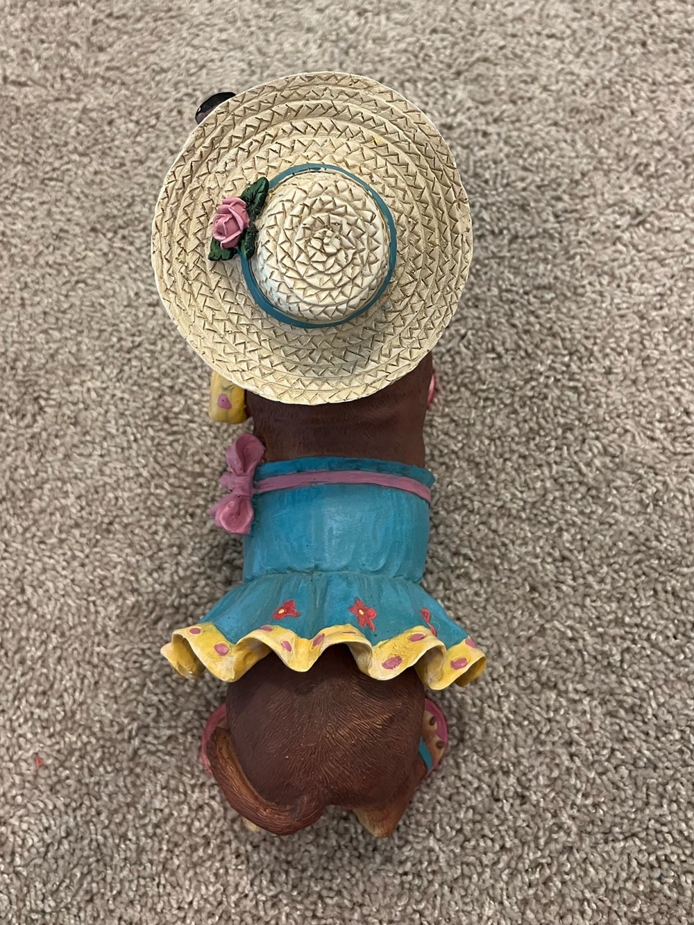 ⚪️Dachshund w/sunglasses & dress & accessories decorative statue, preowned⚪️ - Picture 10 of 12
